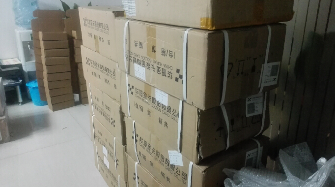 華旭身份證識別儀實(shí)物拍照
